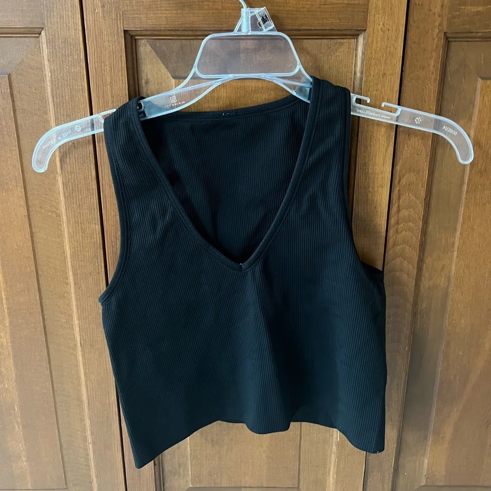 Black Ribbed V-Neck Tank Top - Picture 1 of 3